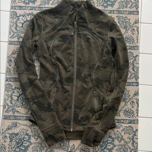 LULULEMON Women's Define Green Camouflage Jacket Size 4
